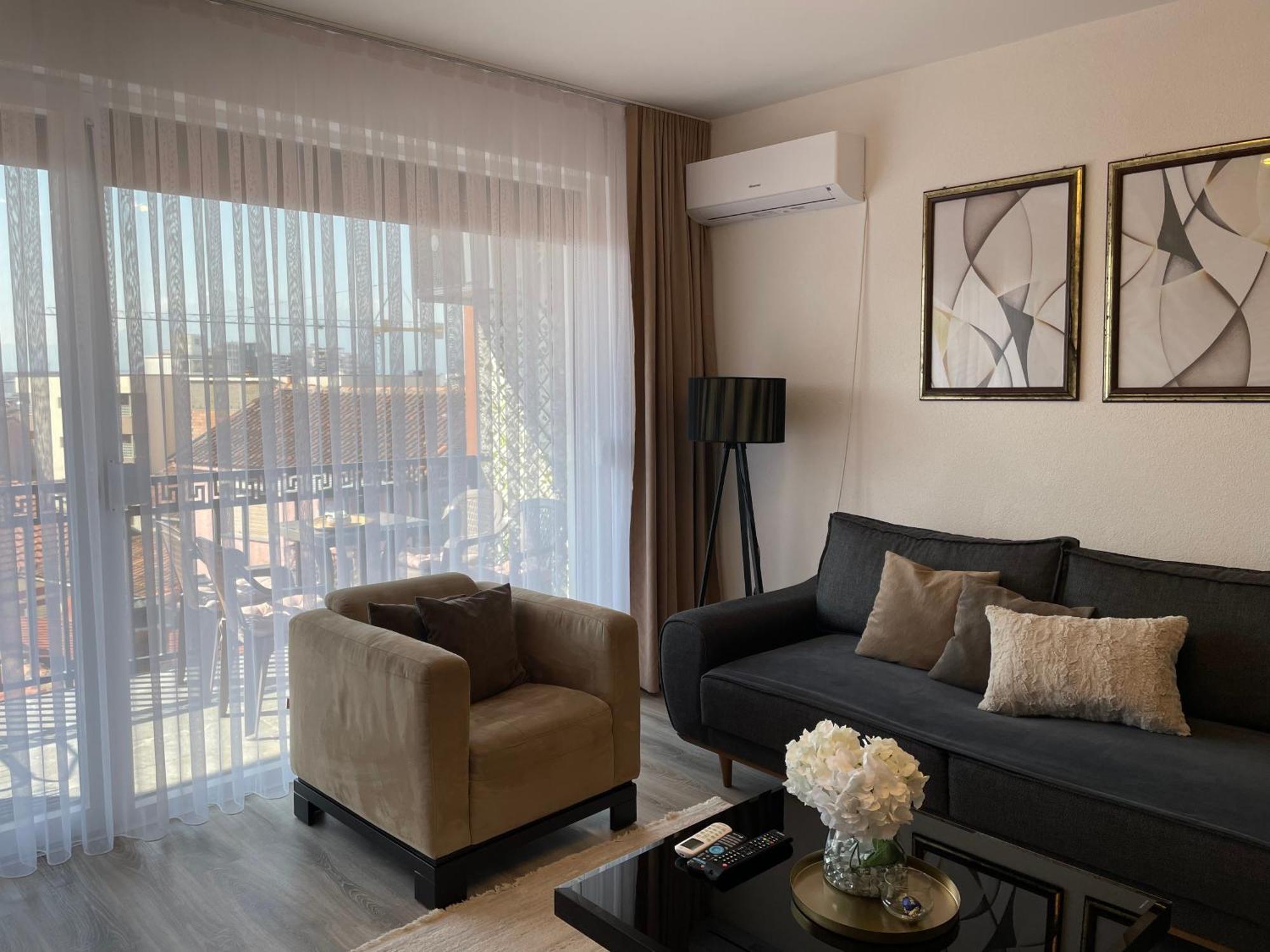 Apartment Prizreni-Free Private Parking Exterior foto