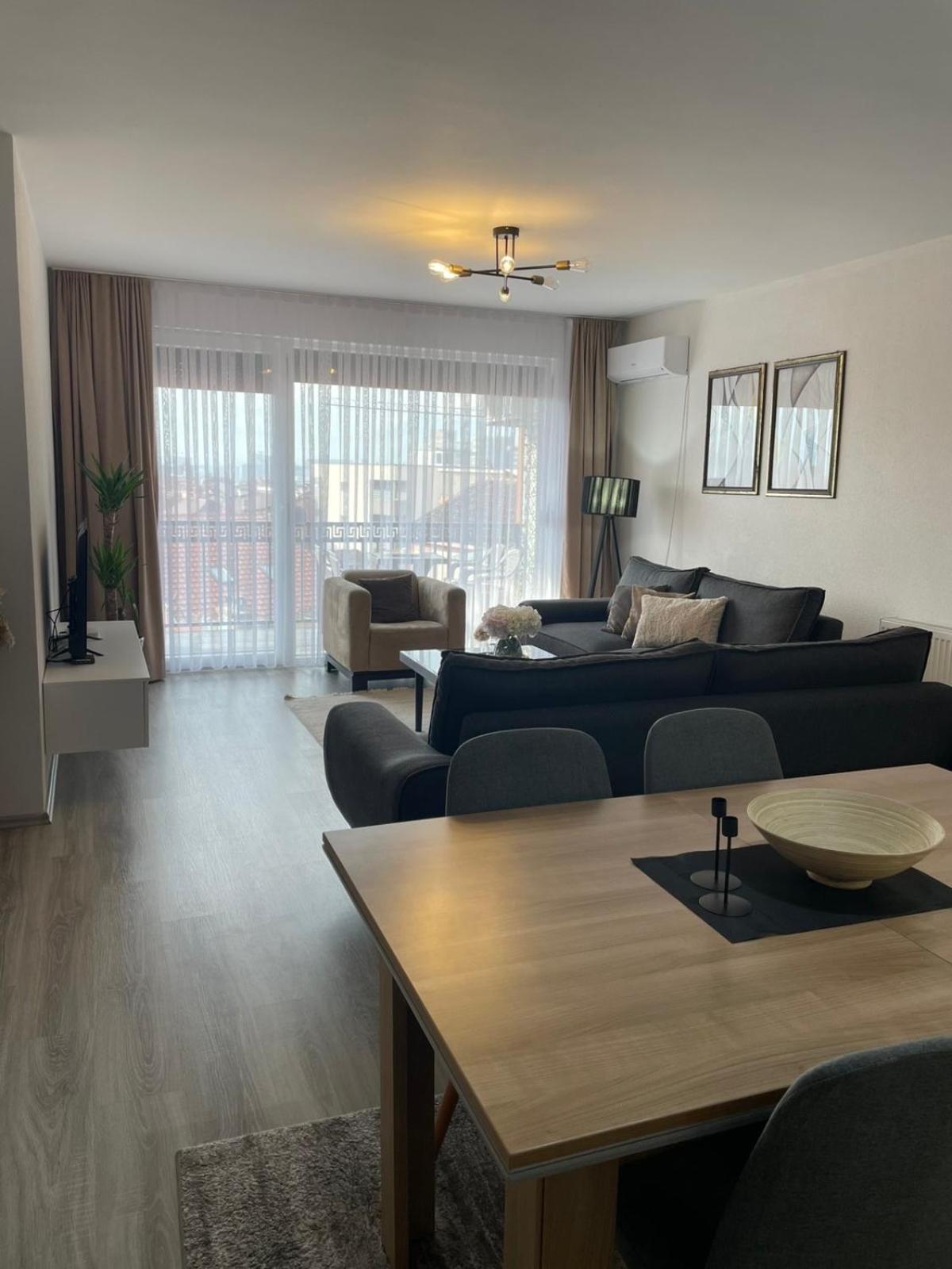 Apartment Prizreni-Free Private Parking Exterior foto
